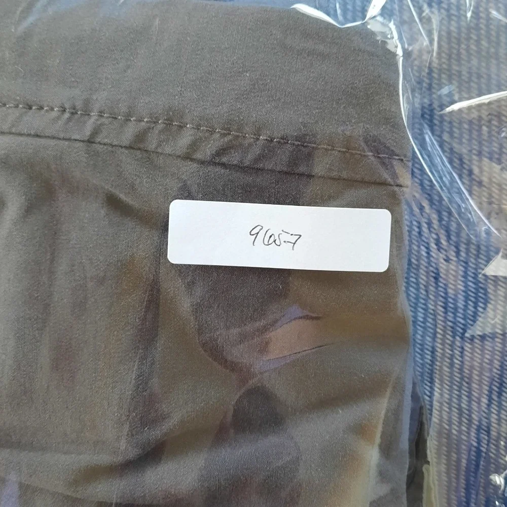 Huk Men Performance Fishing Shorts Khaki Gray Stretch Cargo Utility Size 40x10